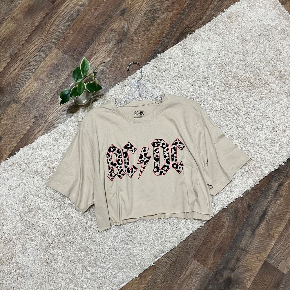 AC/DC Size XL Beige Leopard Print Cut Off Cropped Crewneck Band Tee